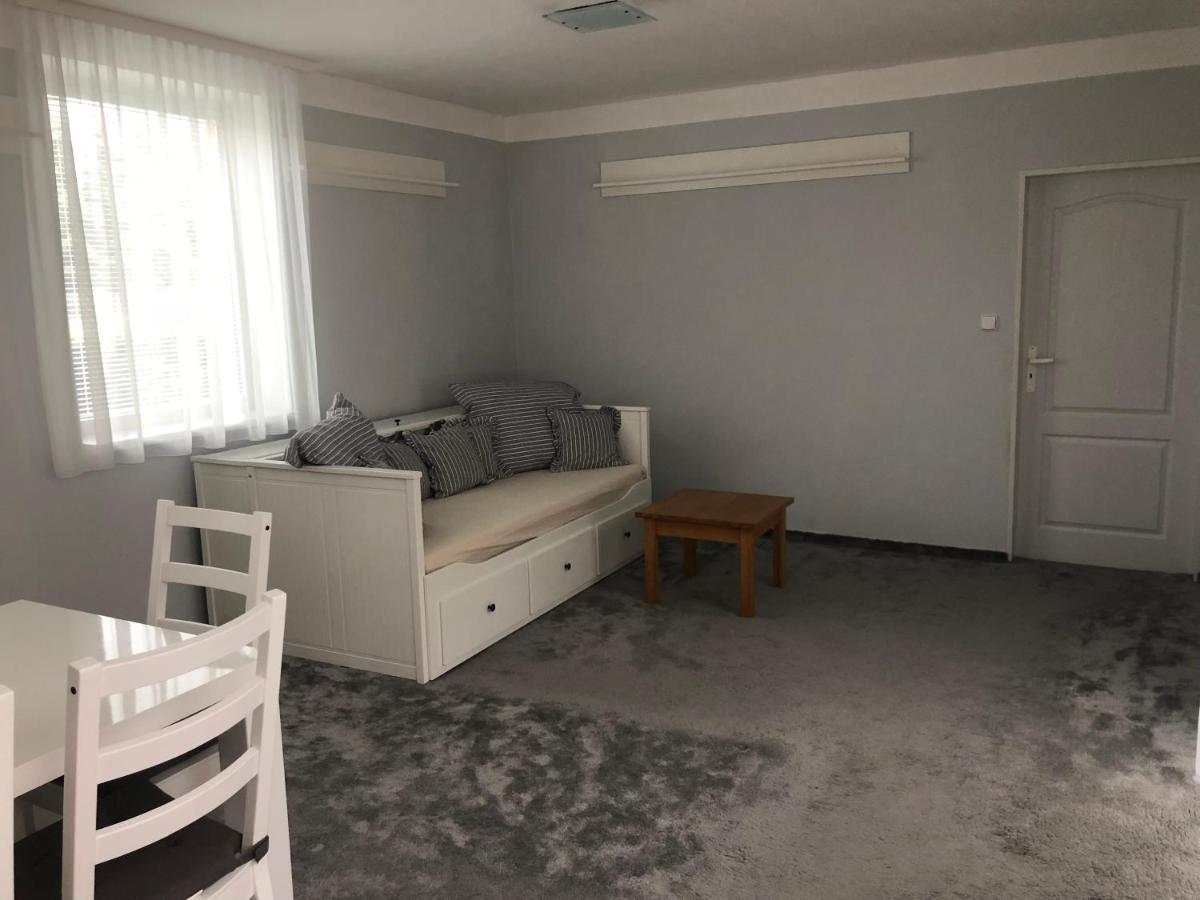 Willa Prazdninovy Dum Zavadilka Czeskie Budziejowice Zewnętrze zdjęcie